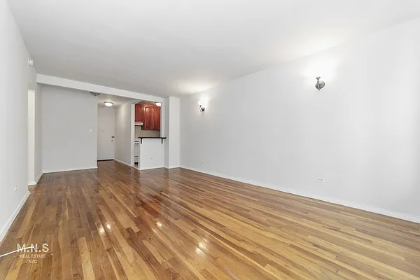 Rented by MNS | media 7