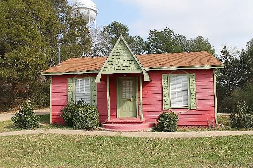 1st image of 809 Linda Dr