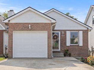 204 Strawberry Ct, Nicholasville, KY 40356