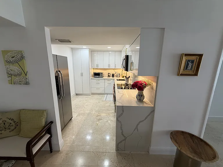 1420 Brickell Bay Dr #1108 — Photo 7