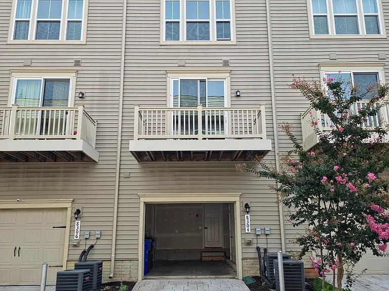 8304 Greenbelt Station Pkwy — Photo 27