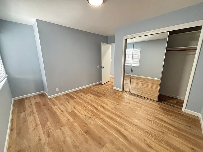 210 Athol Ave #10 — Photo 9