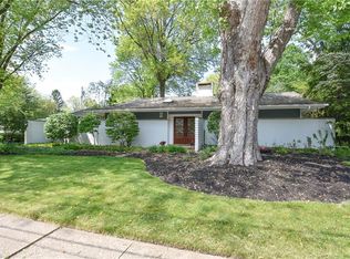 18850 W Valley Dr, Fairview Park, OH 44126