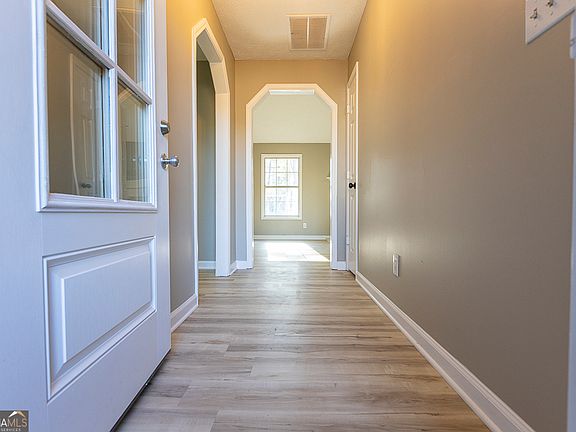 4th image of 403 Briarwood Rd