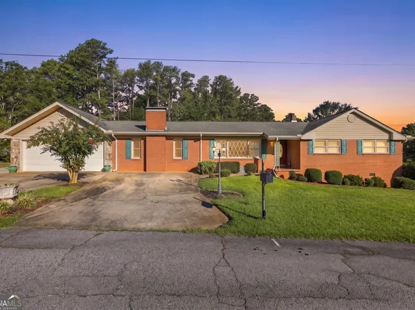 49 Jones St, Toccoa, GA 30577