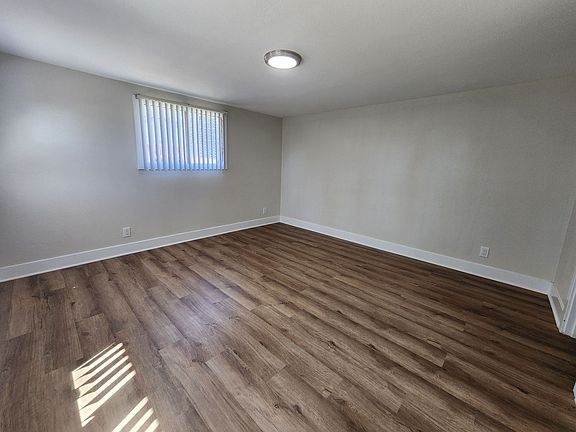5th image of 3732 Long Beach Blvd #C
