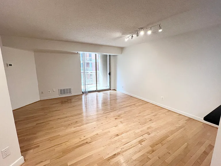 7500 Woodmont Ave #314 — Photo 12