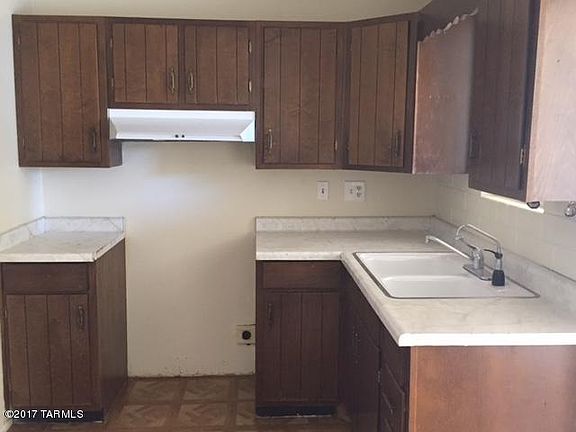 3rd image of 4969 S Cherry Ave