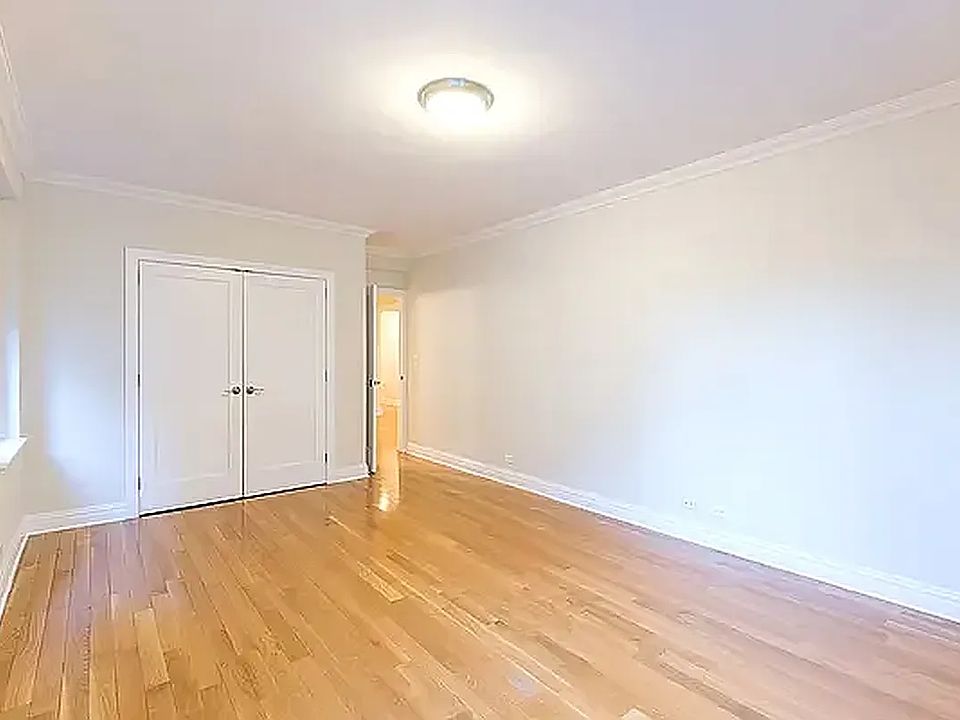 2nd image of 64 Greenwich Ave #9