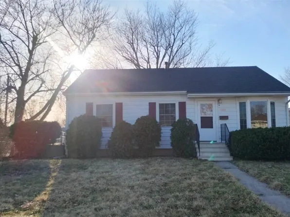 1100 29th St, Marion, IA 52302