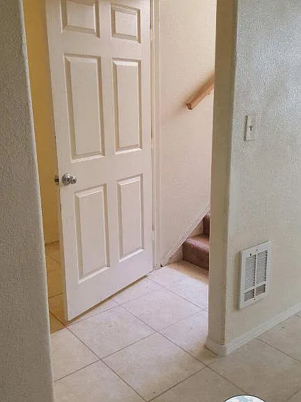3 bed, 1.0 bath, 1008 sqft, $1,330 — Photo 11