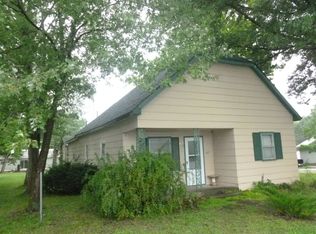 107 E Washington St, Madison, MO 65263