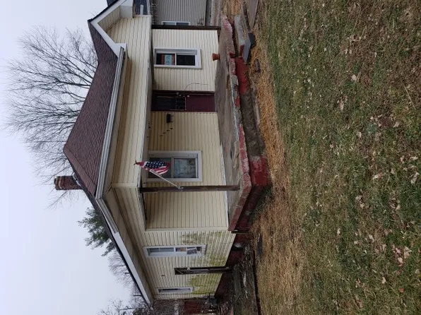 1334 S 8th St, Clinton, IN 47842