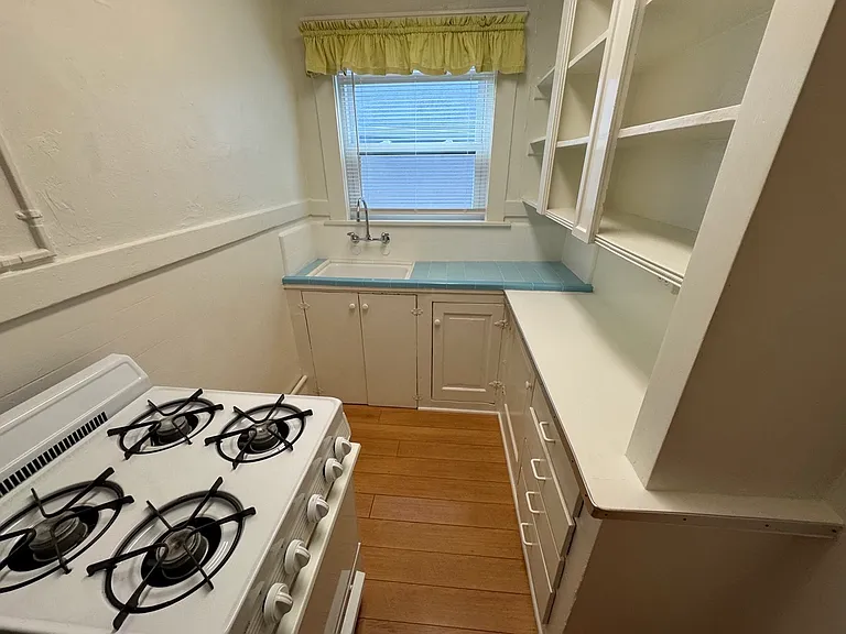 40 Brooks Ave #9 — Photo 6
