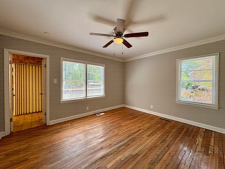 2382 Elm Dr — Photo 4