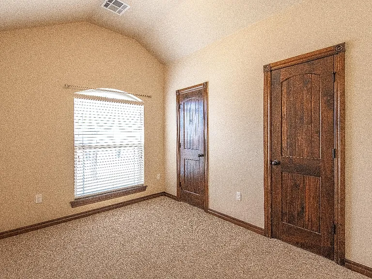 12108 Chesterfield Ln — Photo 16