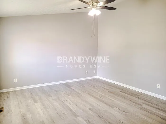 4 bed, 3.0 bath, 1800 sqft, $2,125 — Photo 4