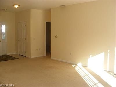 3rd image of 8692 Alexandra Dr #5A
