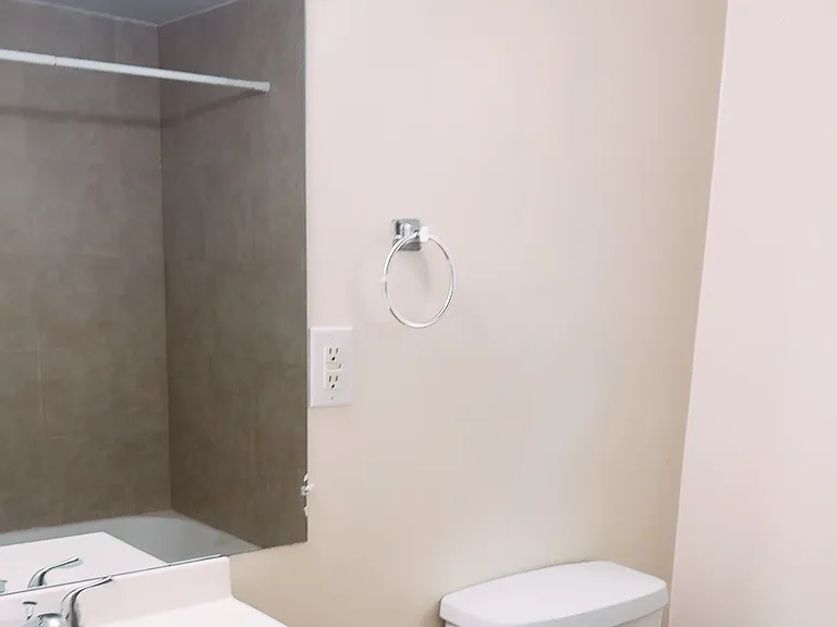 819 Beecher St — Photo 3
