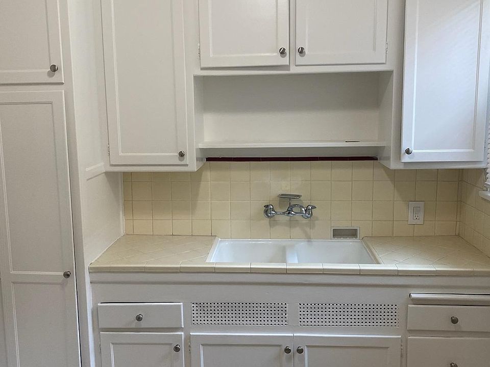 1st image of 4328 Elm Ave #2