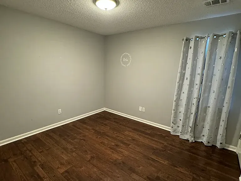 108 E Stonehaven Cir — Photo 12