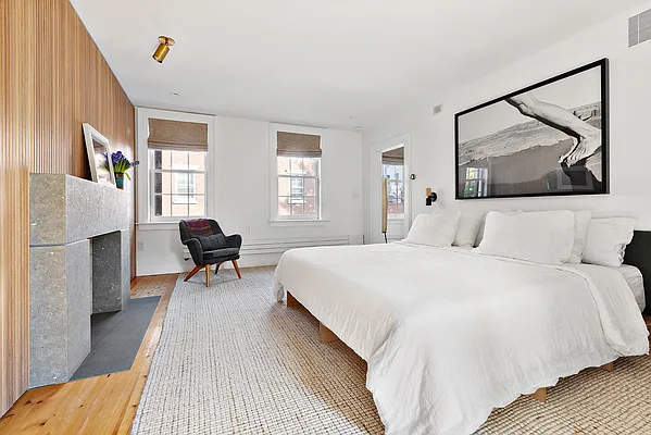 Sold by Compass | media 18