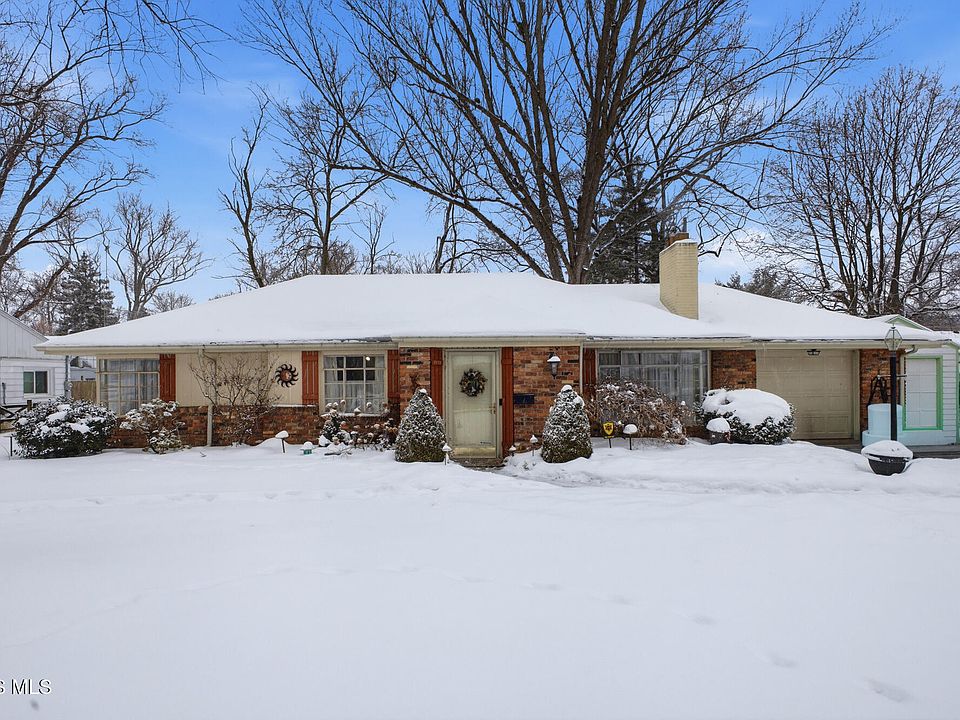 1st image of 1933 Grecourt Dr