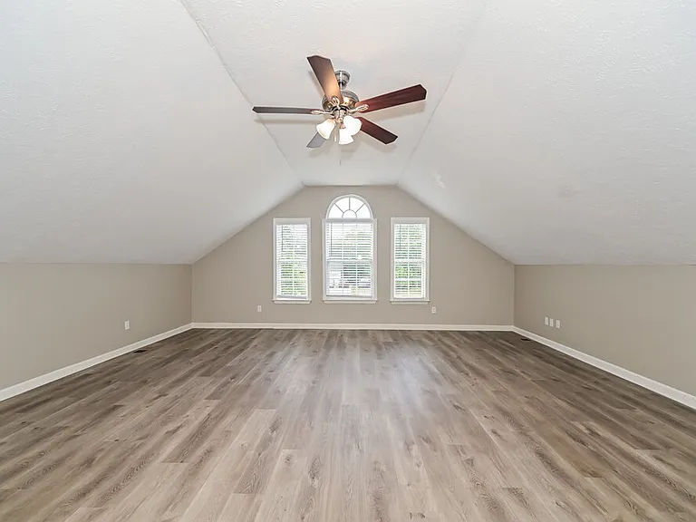 1210 Sweetwater Pl — Photo 9