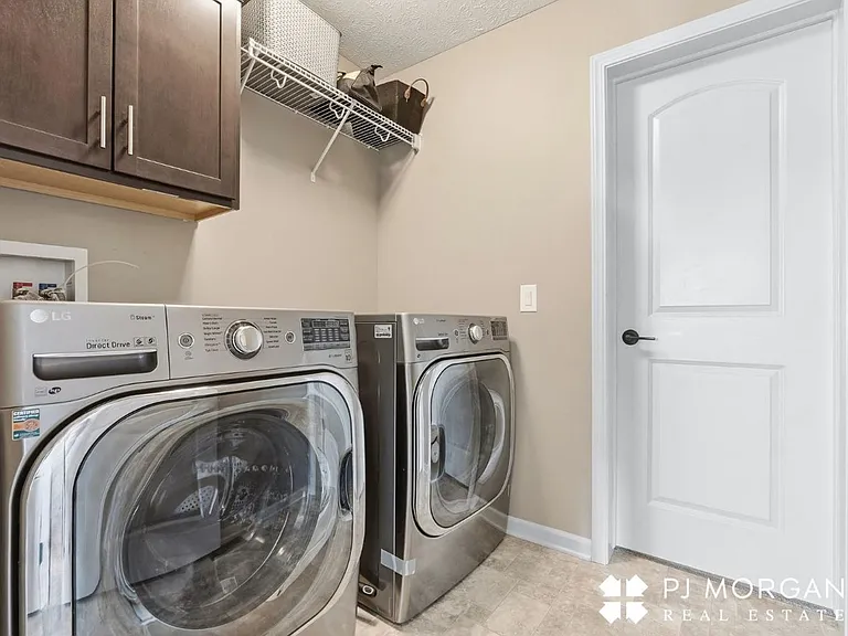 5109 N 209th St — Photo 31