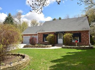 1018 Chelsea Cir, Hartland, WI 53029