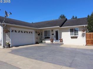 912 Easy St, Brookings, OR 97415