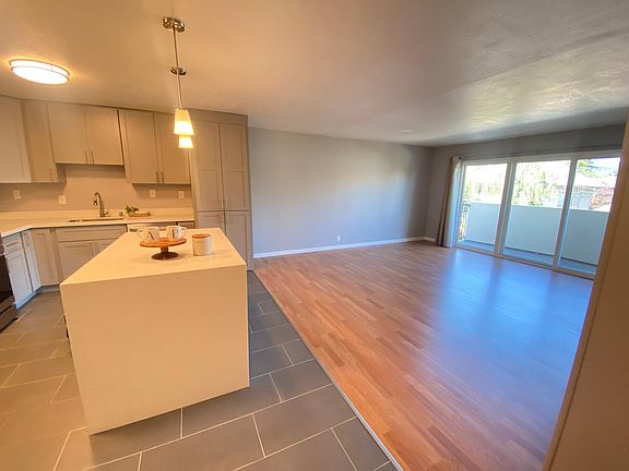 5th image of 411 Euclid Ave APT 8