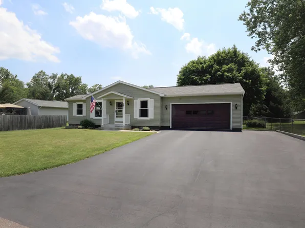 263 W Raymond St, Vicksburg, MI 49097