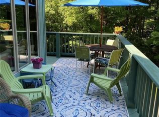 16 Knapp St, Easton, CT 06612