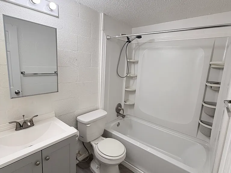301 SW 3rd Ter #301 — Photo 9