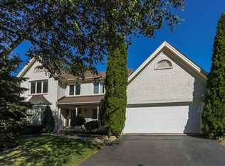 1365 New London Ct, Carol Stream, IL 60188