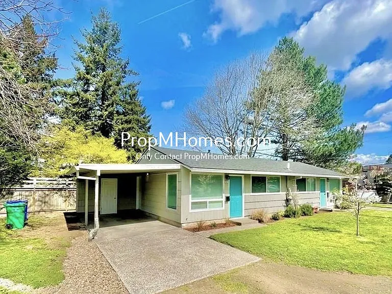 6933 NE Clackamas St — Photo 13
