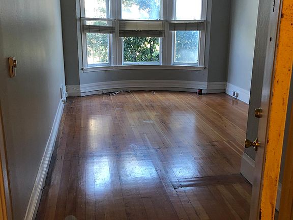 4th image of 1473 Oak St #A