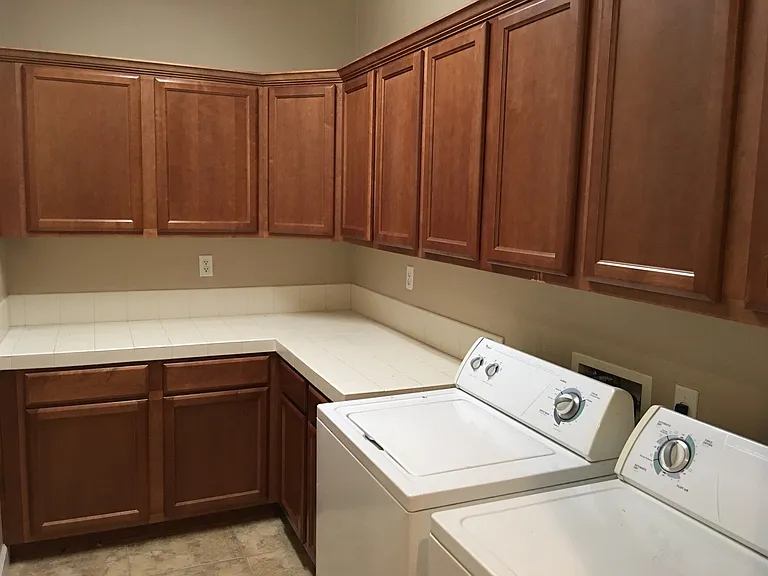 300 W Wisteria Pl — Photo 25