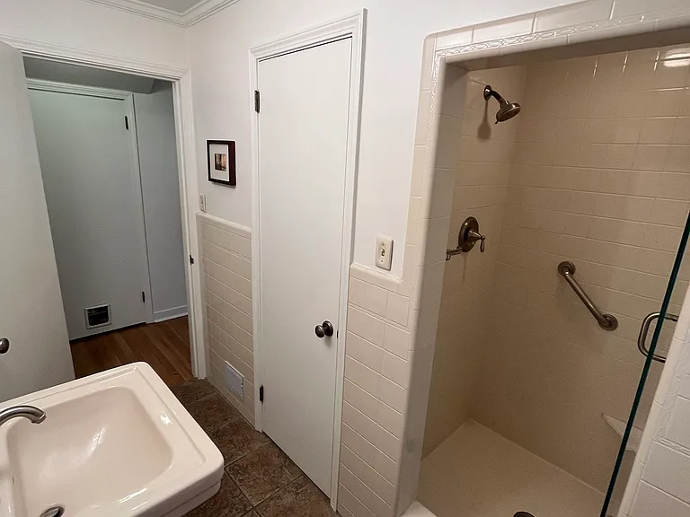 162 Mayfair Dr — Photo 34