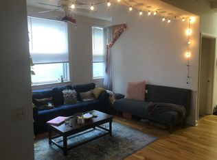 618 1/2 Church St, Evanston, IL 60201