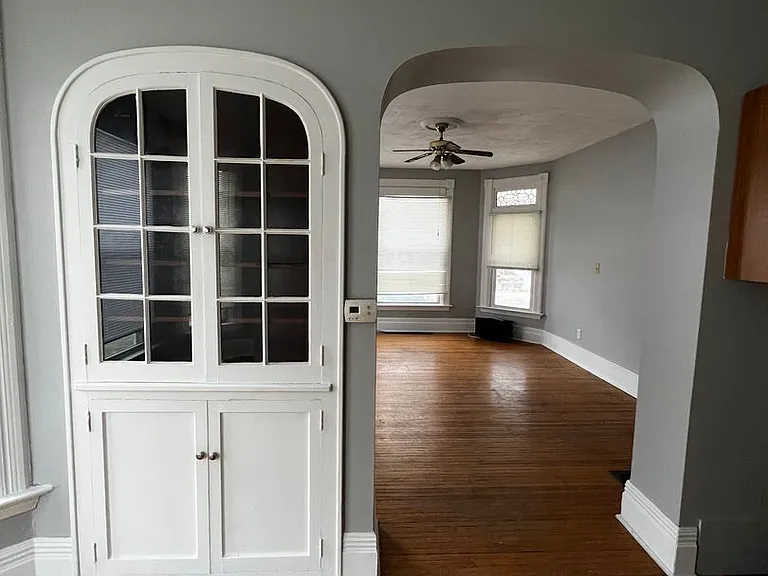 1228 Tremont Ave — Photo 7