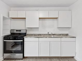 5 Floyd St #2, Lowell, MA 01852