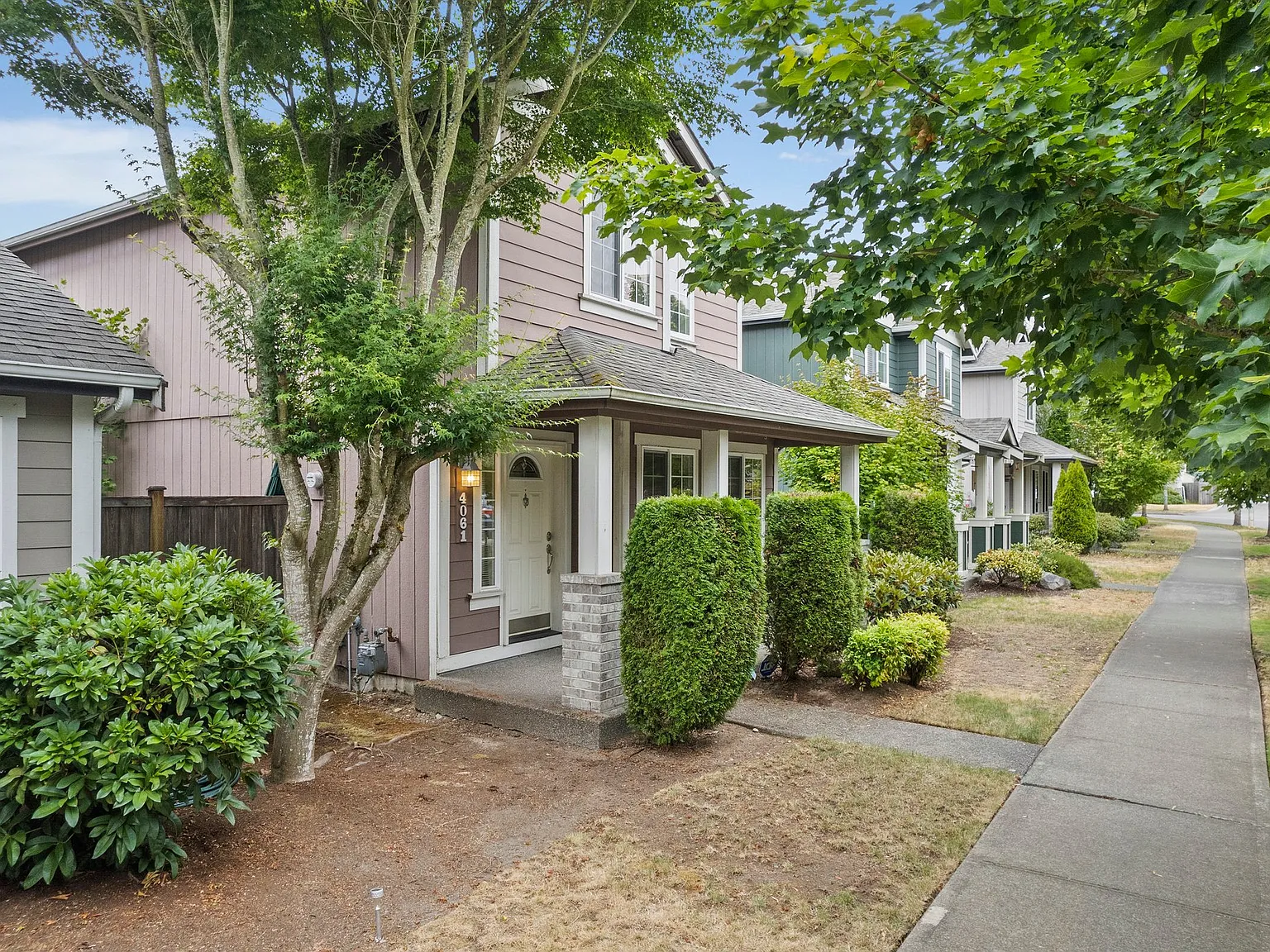 3 bed, 2.5 bath, 1802 sqft, $2,795 — Photo 2