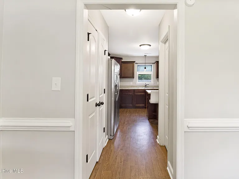 508 Maggies Ct — Photo 6