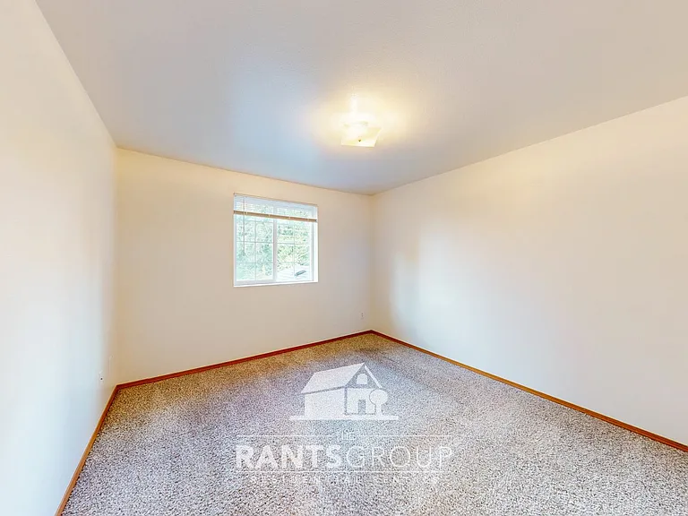695R — Photo 19