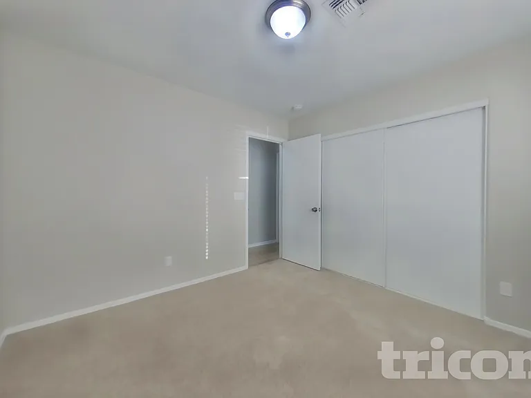 12601 W Pershing St — Photo 11