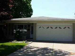 8362 Busch Ave, Center Line, MI 48015