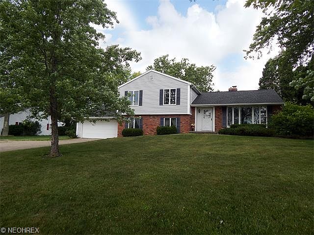 1st image of 3182 Country Club Dr