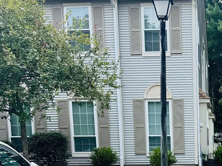 78 Beacon Pl — Photo 3